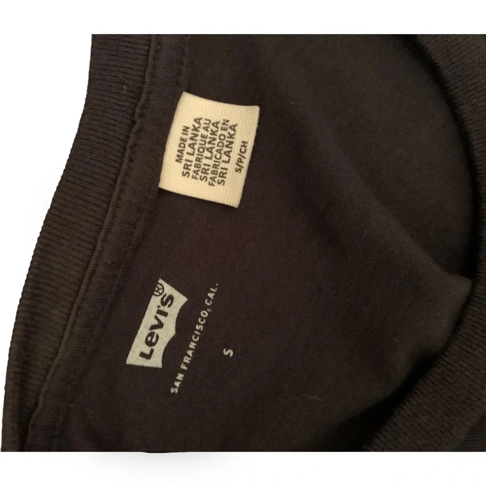 Levi’s Toronto tshirt